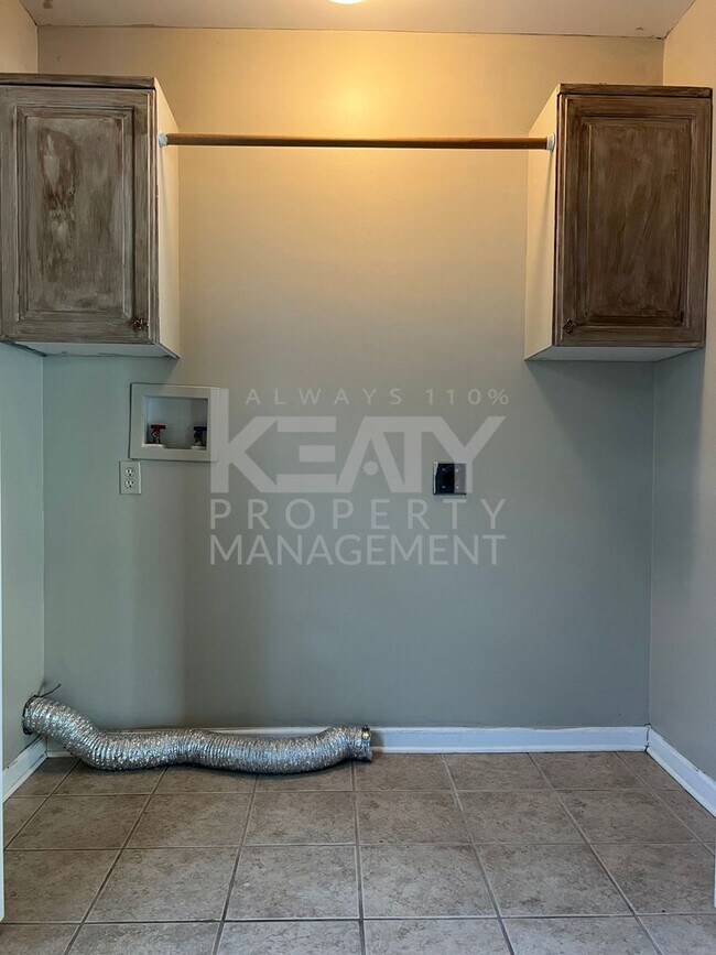 Foto del edificio - COMING SOON! 3 Bedroom, 2 Bathroom House is Available Now!