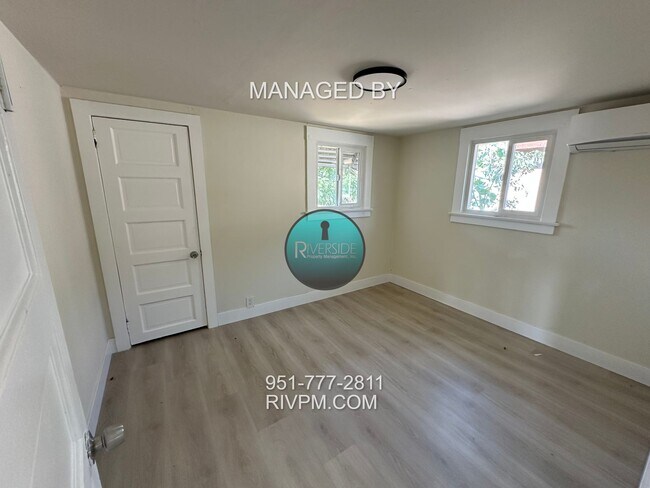 Foto del edificio - Beautifully Updated 2-Bed, 2-Bath Riverside Home on a Huge Lot!