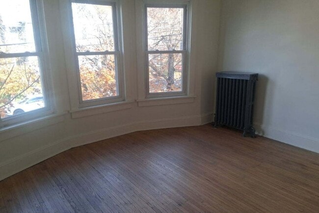 Foto del edificio - 247 N Main St