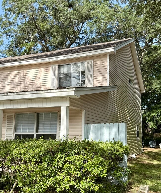 Building Photo - 946 Rachel Dr