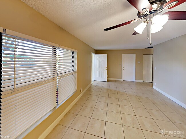Building Photo - 5952 Deerfield Pl