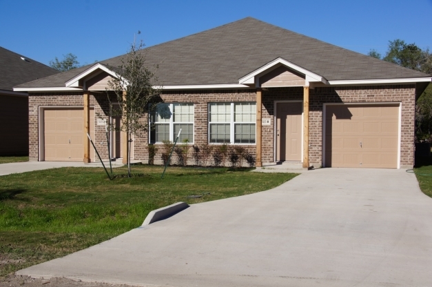 Primary Photo - Three Rivers Duplex