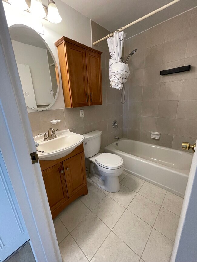 Foto del edificio - 539 W Stratford Pl