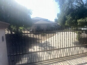 Building Photo - 19935 Lakeridge Dr