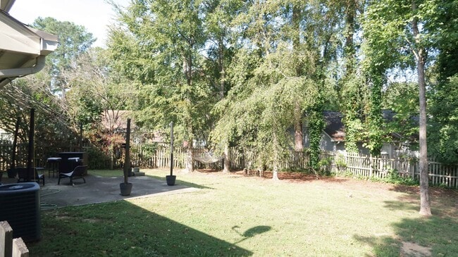 Building Photo - 3811 Armitage Dr