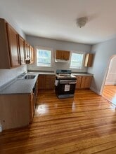 Building Photo - 68 Willow Ave