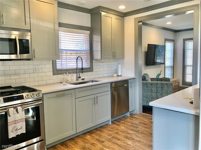 Building Photo - 4 br, 3 bath House - 3613 Windsor Rd