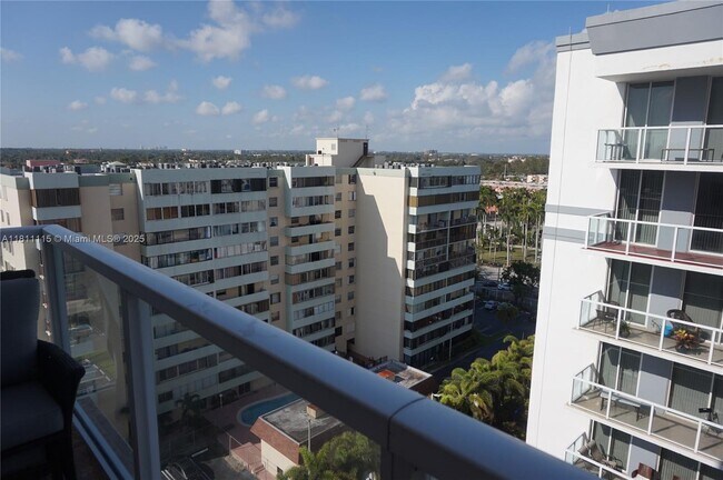 Foto del edificio - 5085 NW 7th St