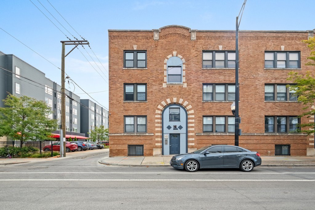 Primary Photo - 45 N Paulina St
