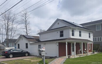 Building Photo - 30 Lake Dr