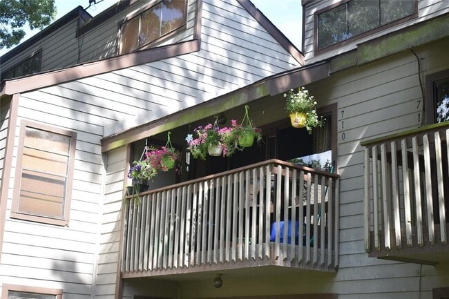Foto del edificio - 12900 Walden Rd