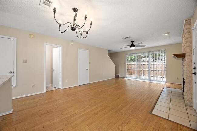 Foto del edificio - 6715 Old Quarry Ln