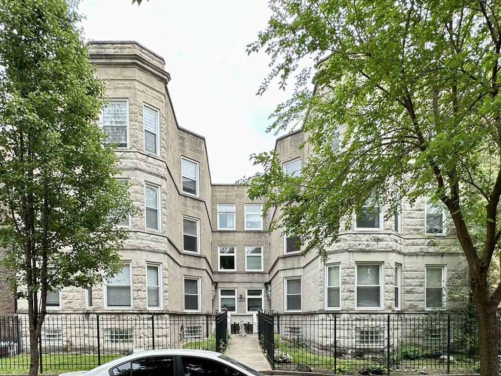 Primary Photo - 843 N Maplewood Ave