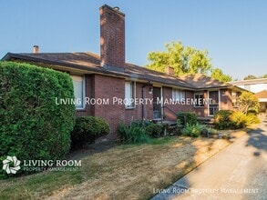Building Photo - 1525 NE 19th Ave