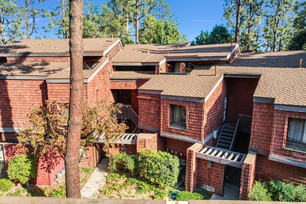 Foto principal - 388 S Prospectors Rd