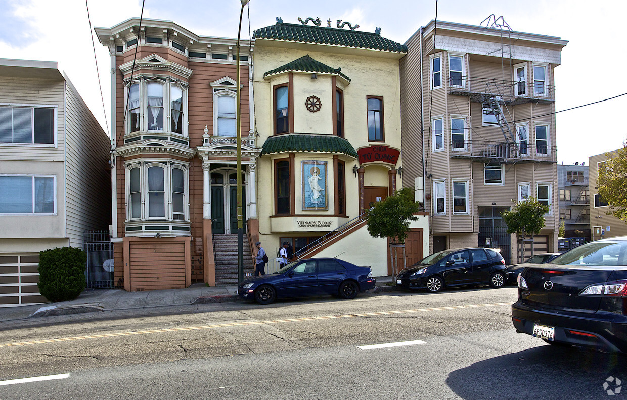 Building Photo - 239-241 Duboce Ave