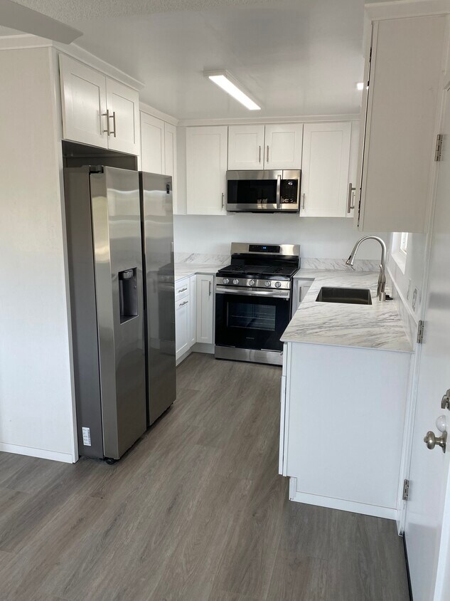 Kitchen - 61880 Verbena Rd
