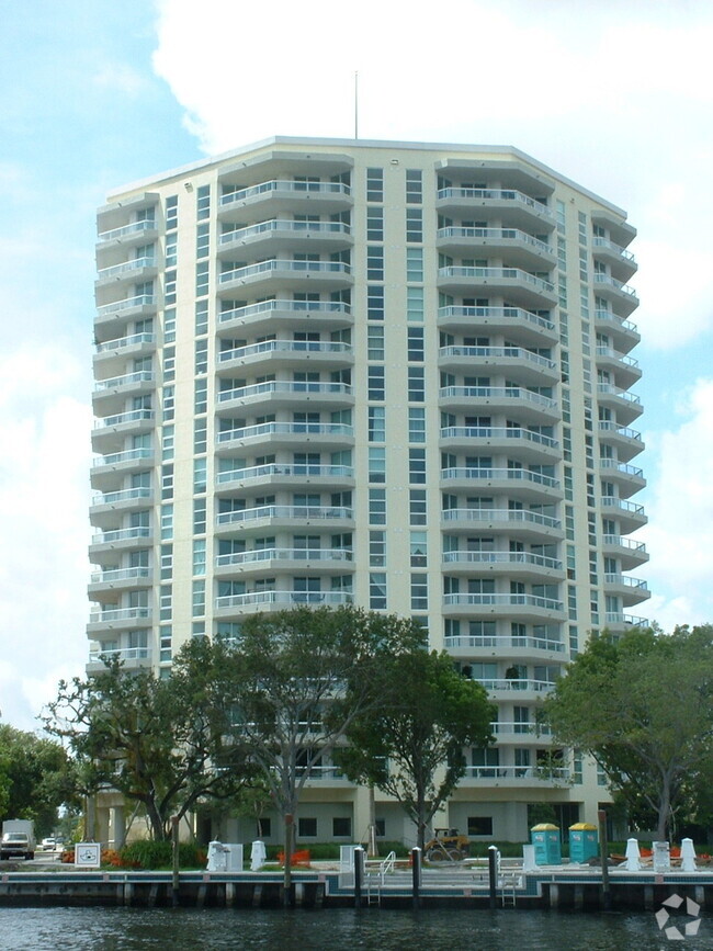 Viewed from the north - Esplanade on the New River