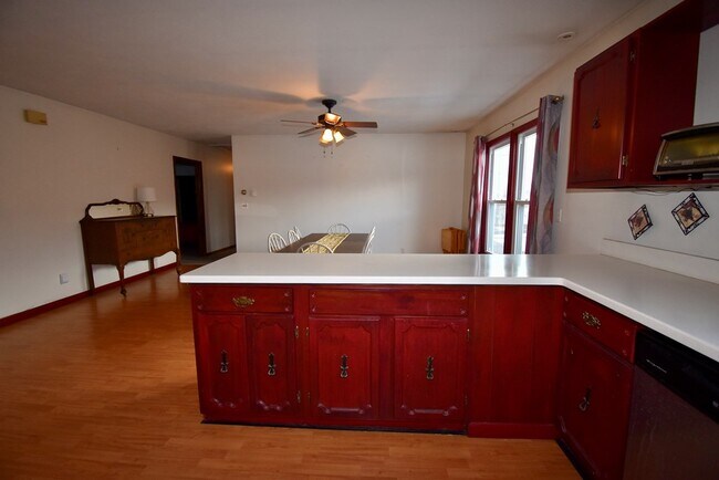 Building Photo - 47 Ferris St