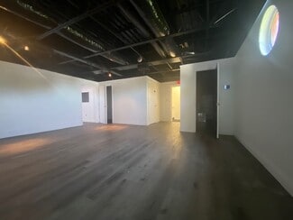 Building Photo - 406 E Vine St