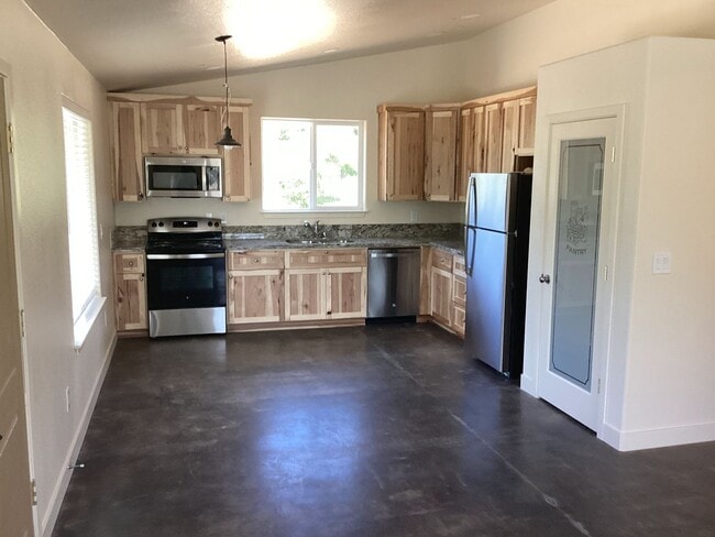 Building Photo - Newly Built Home Near Salt Creek Trail Move in Ready