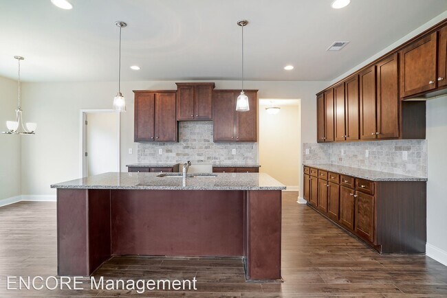 Building Photo - 4 br, 2.5 bath House - 2459 Overlook Avenue