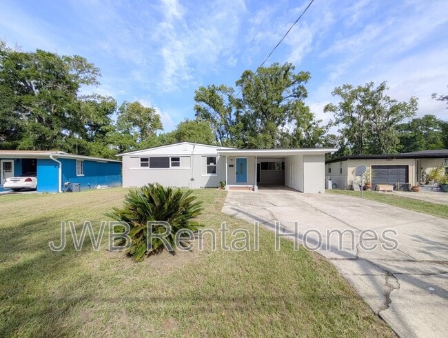 Building Photo - 3702 Colebrooke Dr