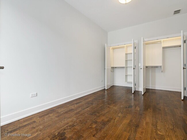 Foto del edificio - 4428 N Sheridan Rd