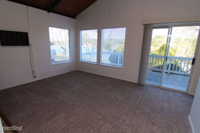 Foto del edificio - 3 br, 2 bath House - 9590 Marchant Ave