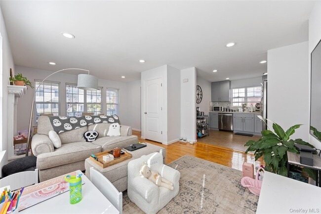 Building Photo - 22 Dunwood Rd