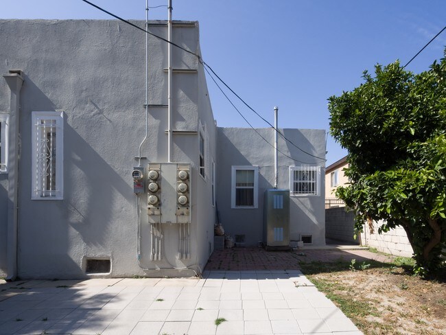 Building Photo - 760 El Centro Ave