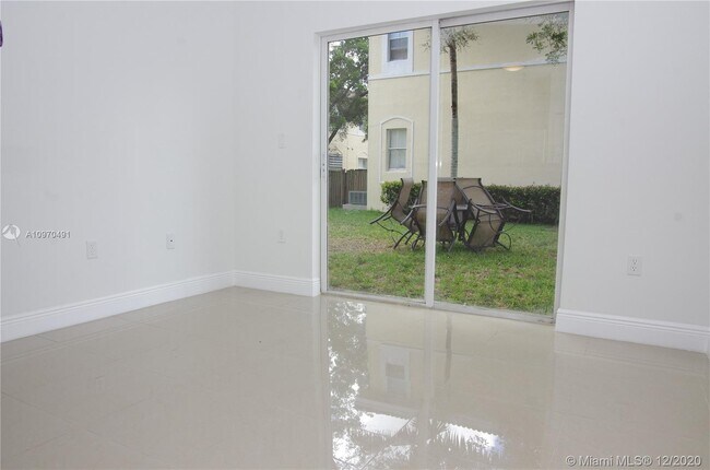 Foto del edificio - 2826 SE 16th Pl
