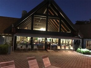 Building Photo - 3710 Inverrary Dr