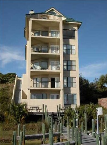 Primary Photo - 654 Harbor Blvd