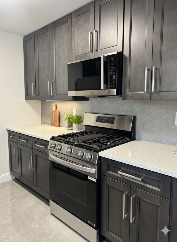 Foto principal - 323 Stratford Pl