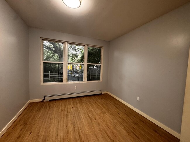 Foto del edificio - 174 Van Nostrand Ave