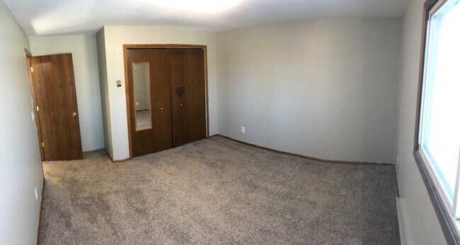 Building Photo - 4784 Tacoma Cir SE