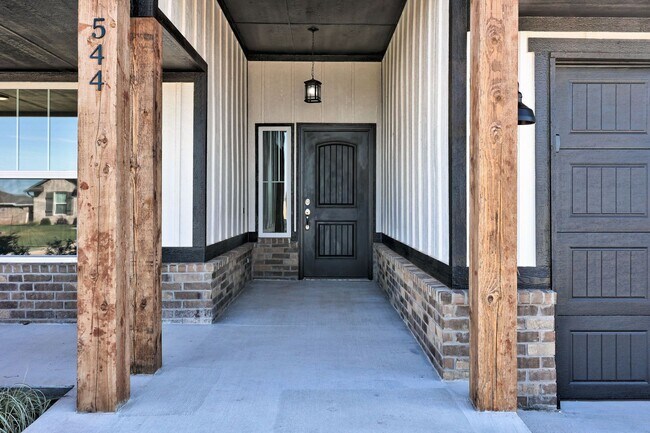 Building Photo - 544 Hackberry Lane    New Home in Washingt...