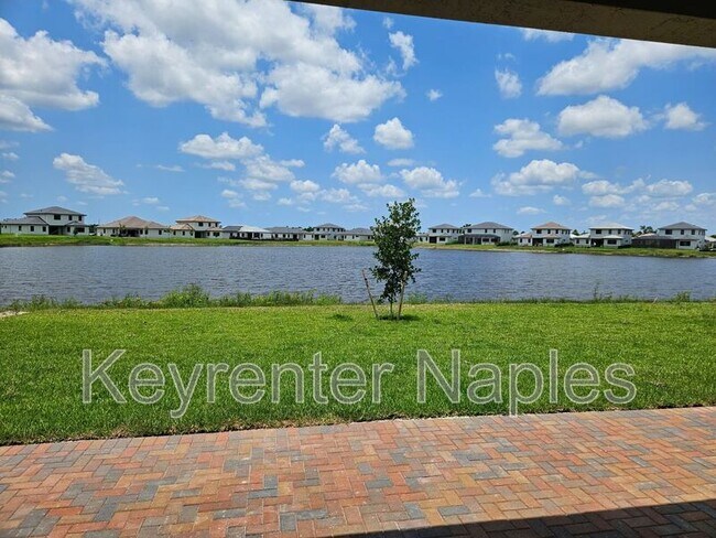 Foto del edificio - 5265 Lamone Ln