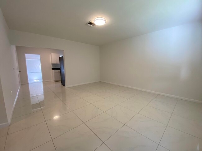 Foto del edificio - 1942 Funston St