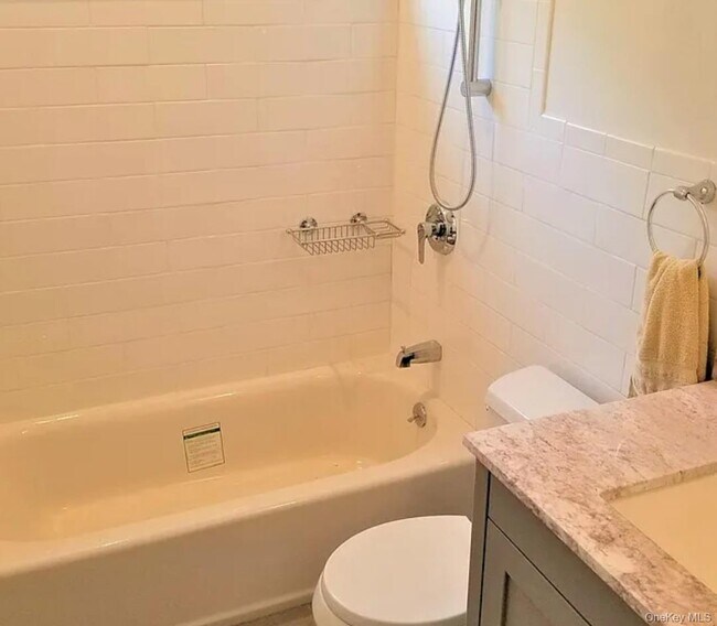 Foto del edificio - 14 Franklin Ave