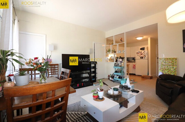 Building Photo - 200 Saint Paul St