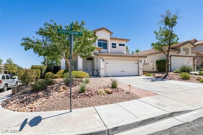 Foto del edificio - 2452 Silver Blossom Ln