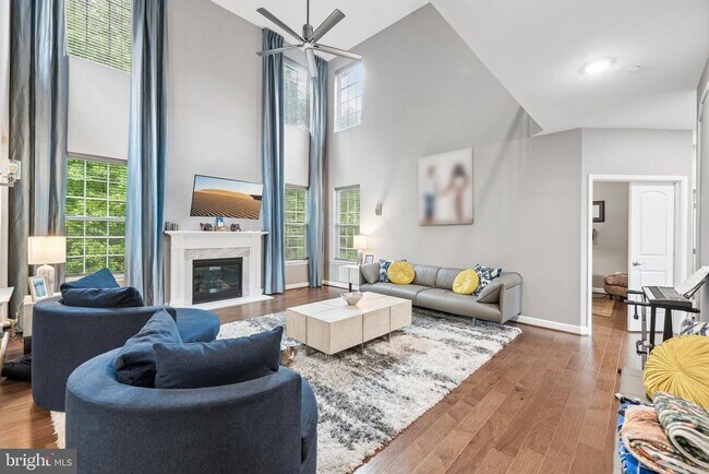 Building Photo - 10400 Del Ray Ct