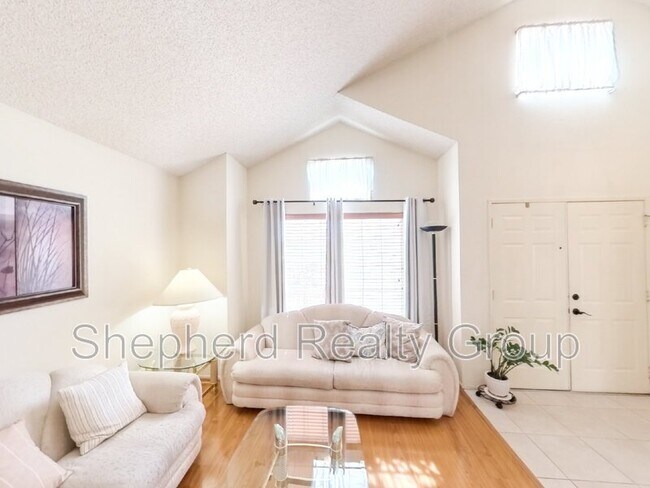 Building Photo - 8766 Sandhill Dr