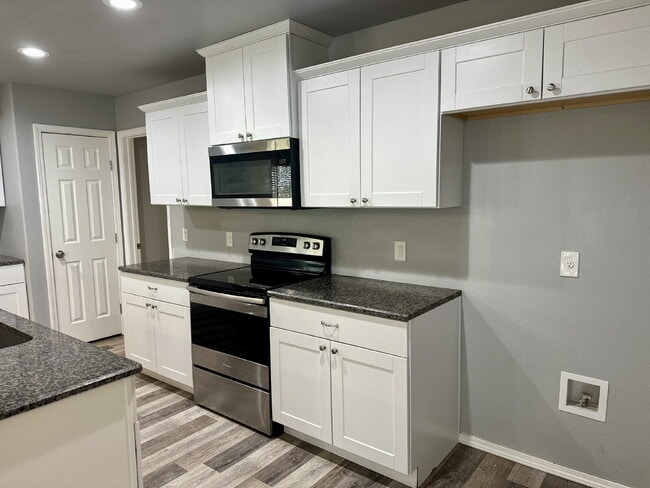 Building Photo - Updated 3/2/2 in Frenship ISD!