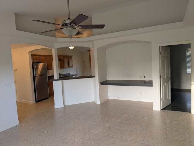 Foto del edificio - 3625 Riviera Cir