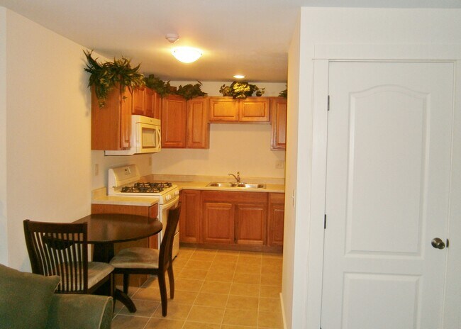 Building Photo - 103 Highland Pl