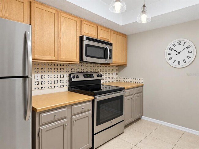 Foto del edificio - 900 SW 62nd Blvd