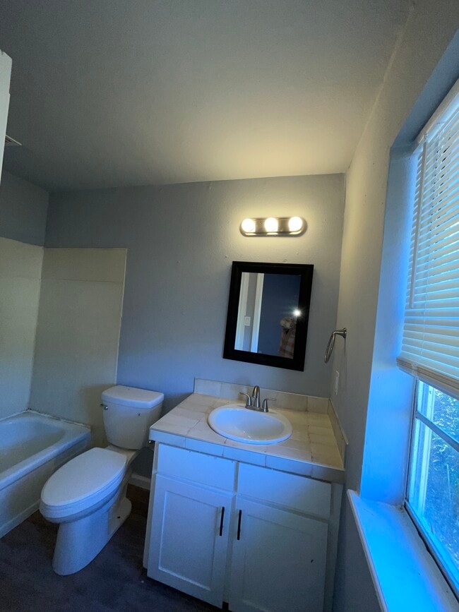 Building Photo - Augusta Apts